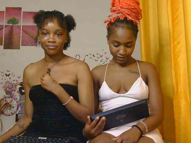 SaucyAngels webcam