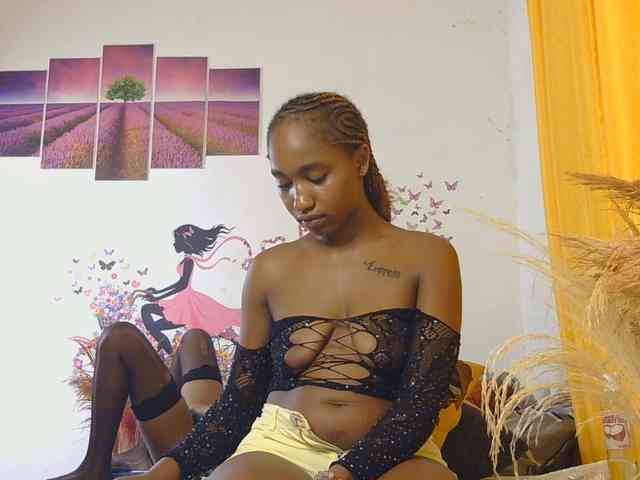 SaucyAngels webcam