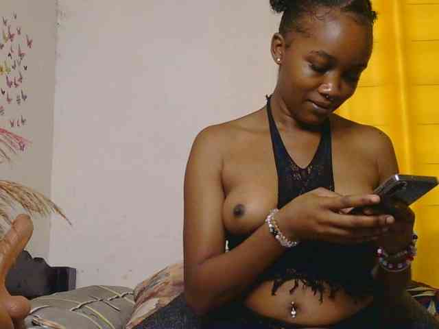 SaucyAngels webcam