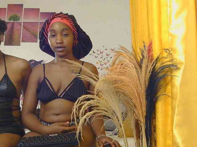 SaucyAngels webcam