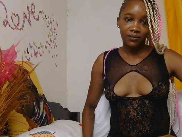 SaucyAngels webcam