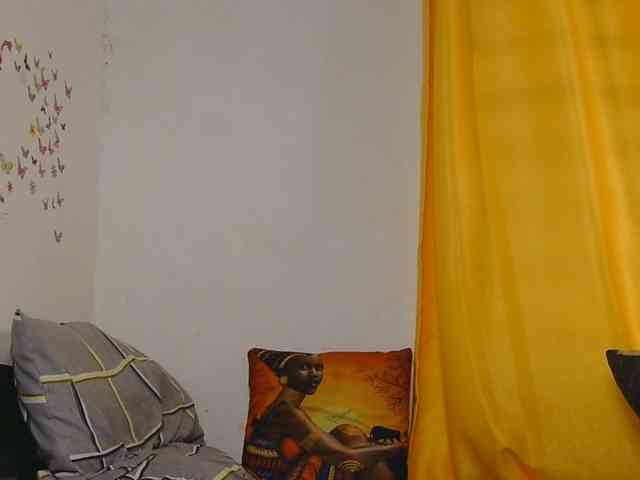 SaucyAngels webcam
