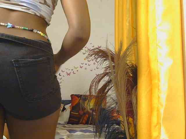 SaucyAngels webcam