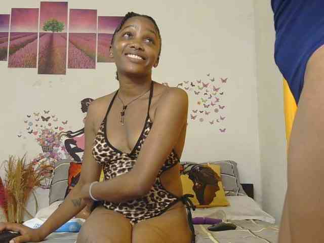 SaucyAngels webcam
