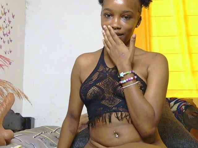 SaucyAngels webcam