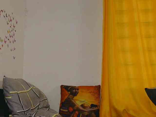 SaucyAngels webcam