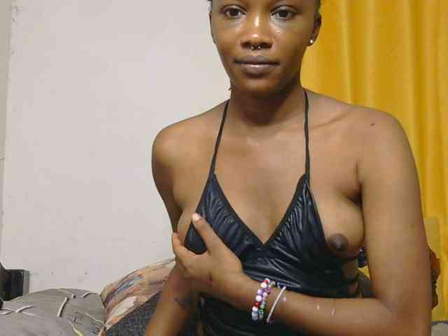SaucyAngels webcam