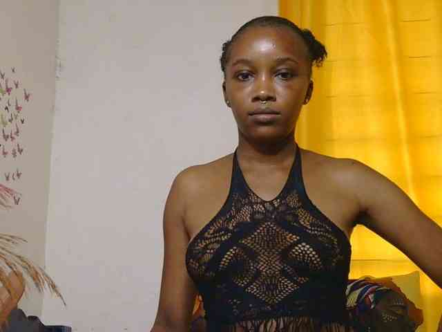 SaucyAngels webcam