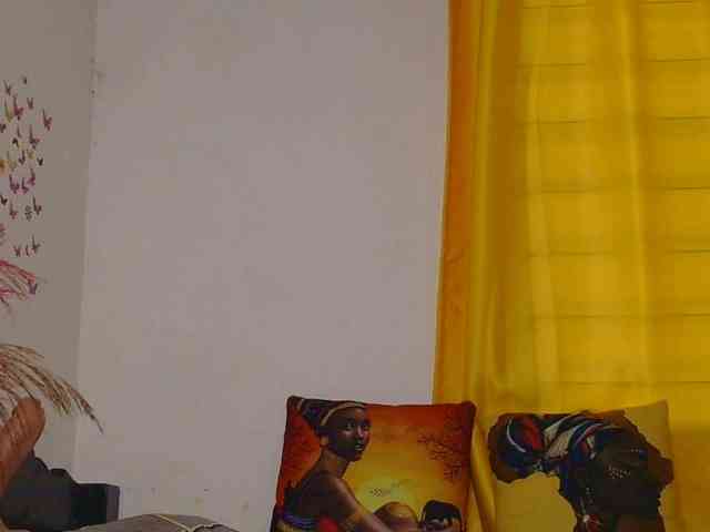SaucyAngels webcam