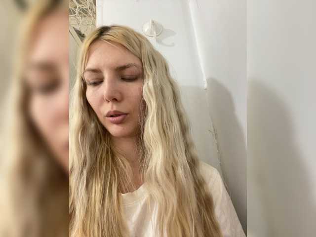 Milanii live cam on BongaCams