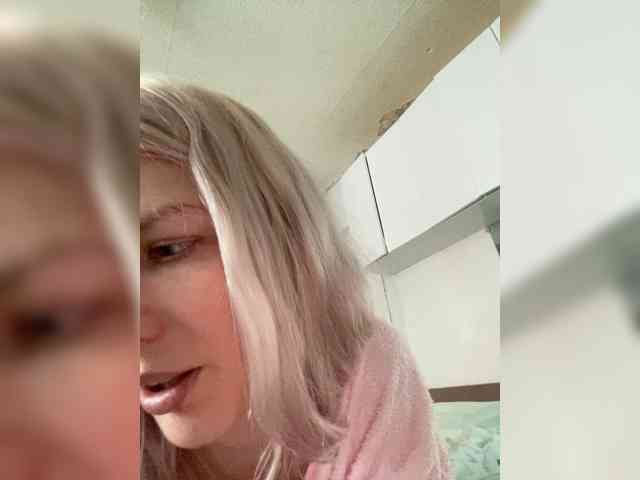Milanii Sex Cam Show