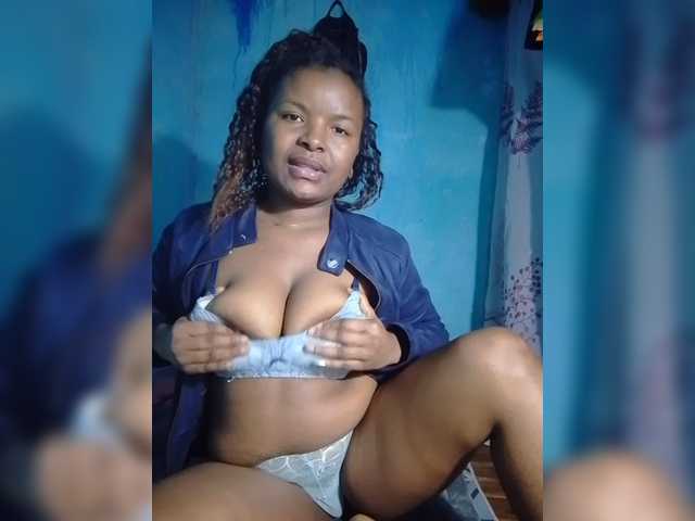 Anisexy live cam on BongaCams