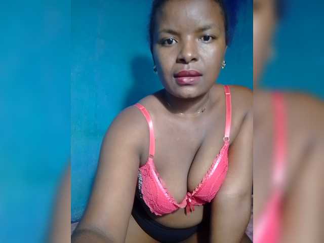 Anisexy live cam on BongaCams