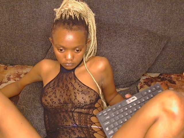 FlirtyAngels live cam on BongaCams
