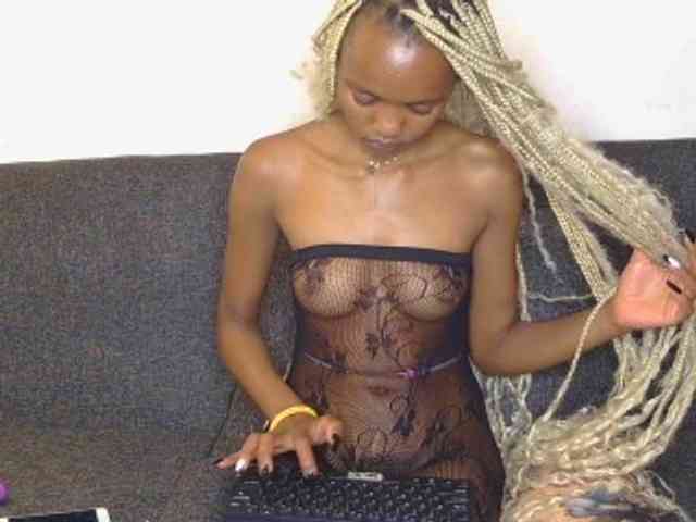FlirtyAngels webcam