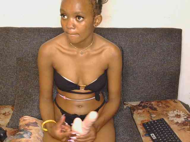 FlirtyAngels webcam