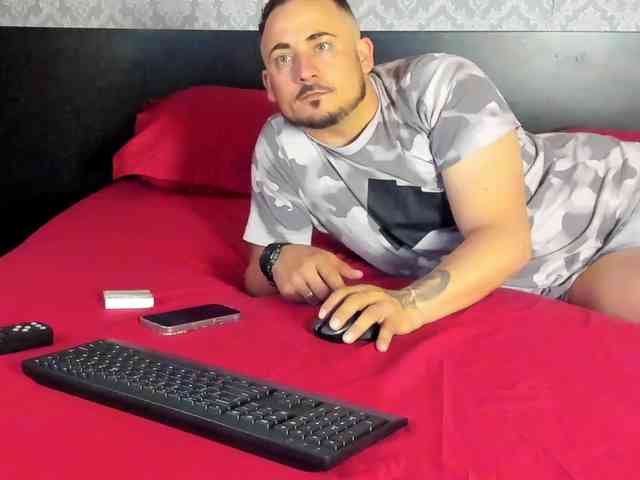 AntonyaJames webcam