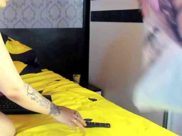 AntonyaJames webcam