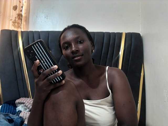 Sexydianaa25 live cam on BongaCams