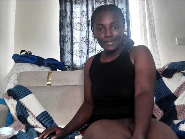 Sexydianaa25 live cam on BongaCams