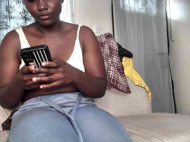 Sexydianaa25 webcam