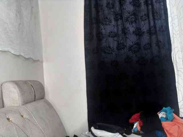 Sexydianaa25 webcam