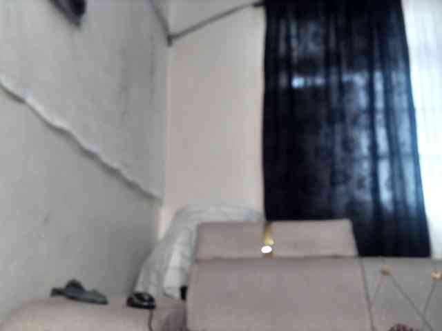 Sexydianaa25 webcam
