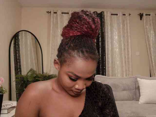 Sexydianaa25 webcam