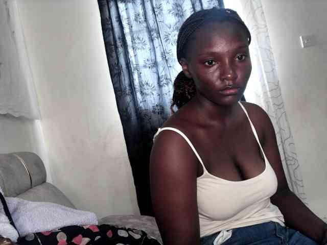 Sexydianaa25 webcam