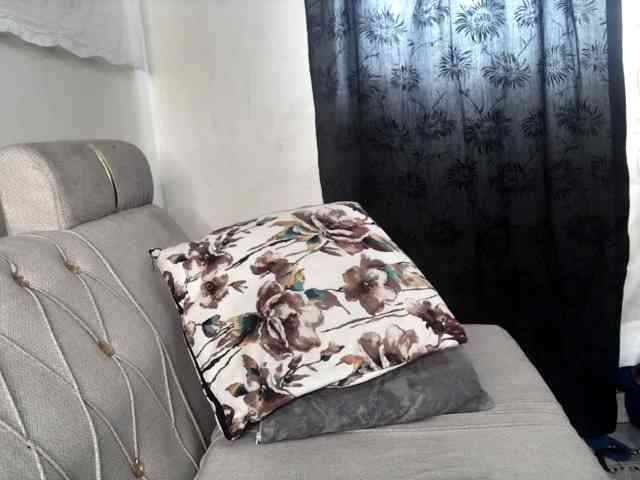 Sexydianaa25 webcam