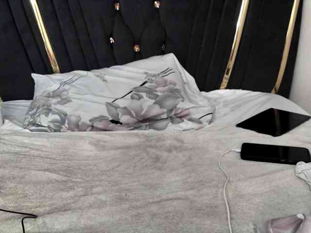 Sexydianaa25 webcam