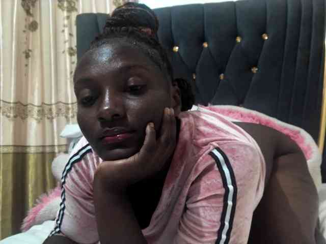 Sexydianaa25 webcam