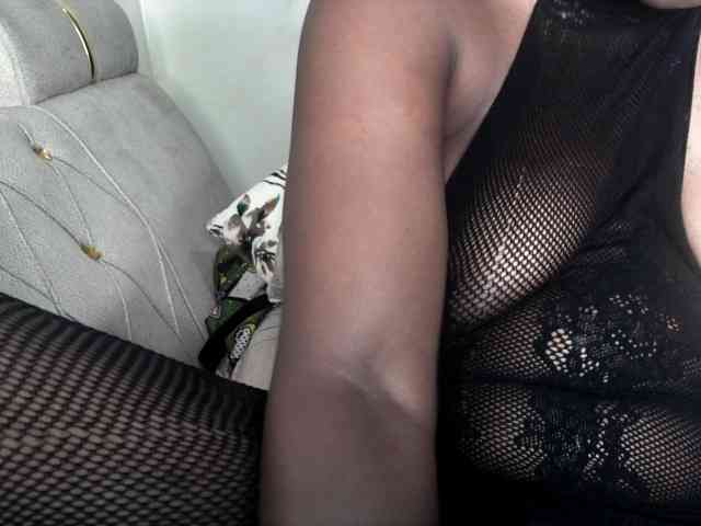 Sexydianaa25 webcam