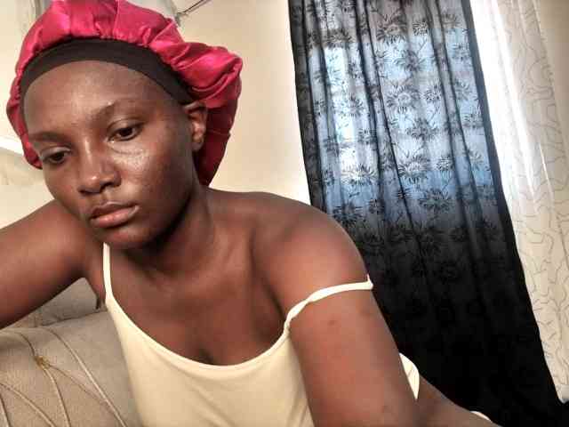 Sexydianaa25 webcam
