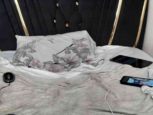 Sexydianaa25 webcam