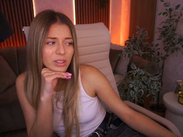 LoveeDove live cam on BongaCams