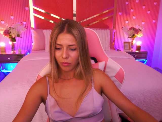 LoveeDove live cam on BongaCams
