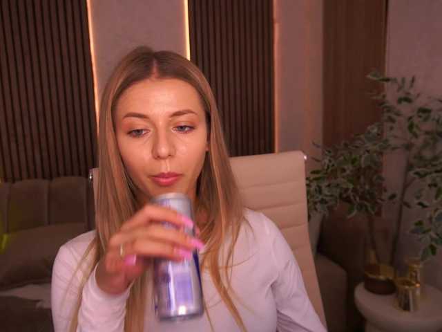 LoveeDove live cam on BongaCams