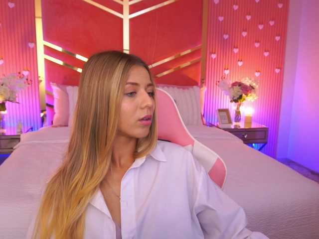LoveeDove live cam on BongaCams