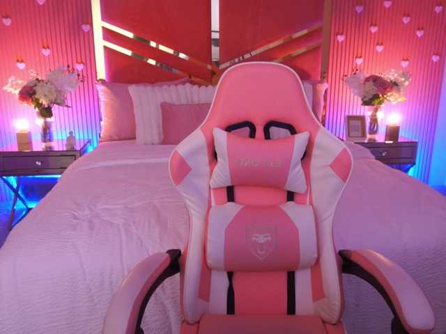 LoveeDove live cam on BongaCams