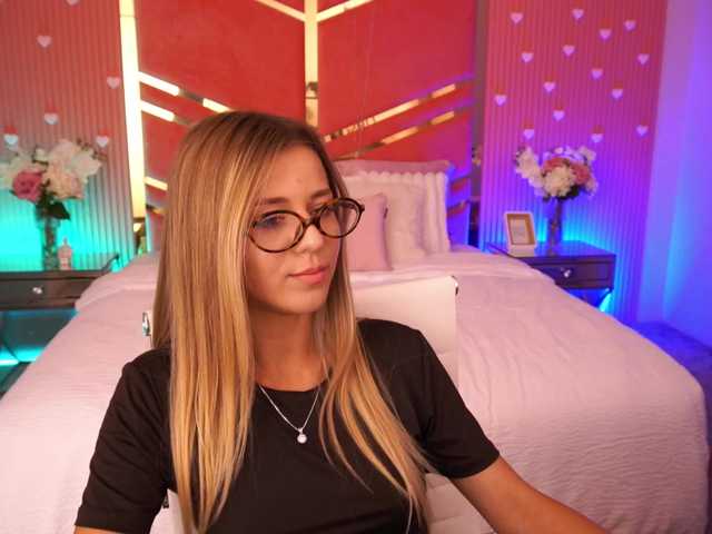 LoveeDove live cam on BongaCams