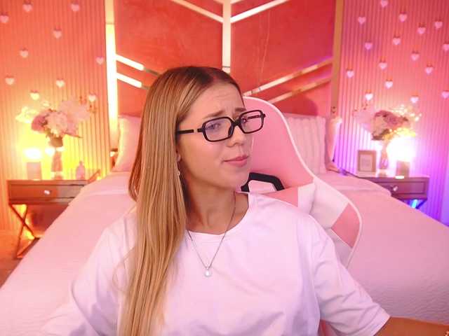 LoveeDove live cam on BongaCams