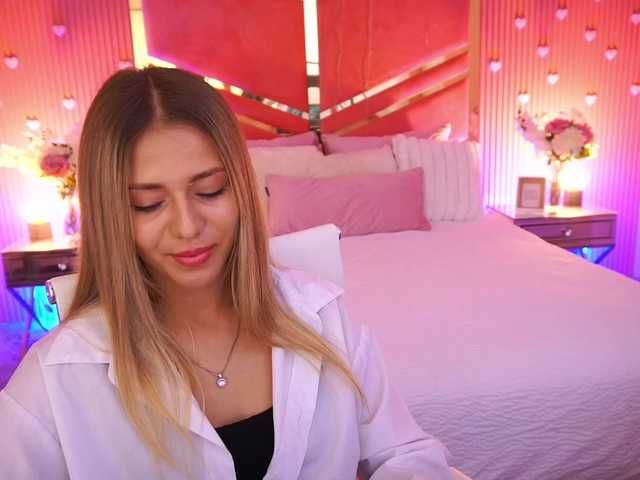 LoveeDove live cam on BongaCams