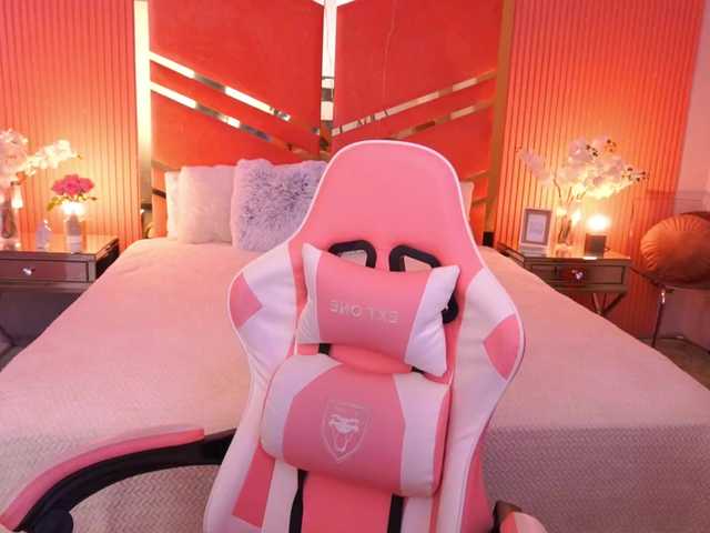 LoveeDove live cam on BongaCams