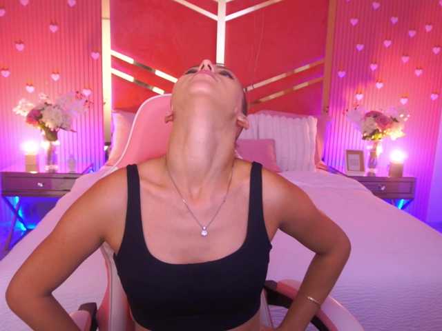 LoveeDove live cam on BongaCams