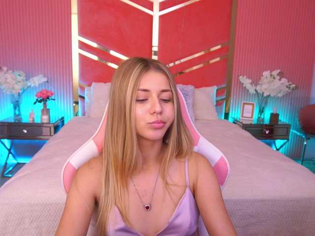 LoveeDove live cam on BongaCams