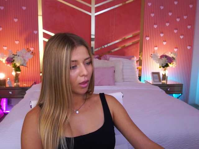 LoveeDove live cam