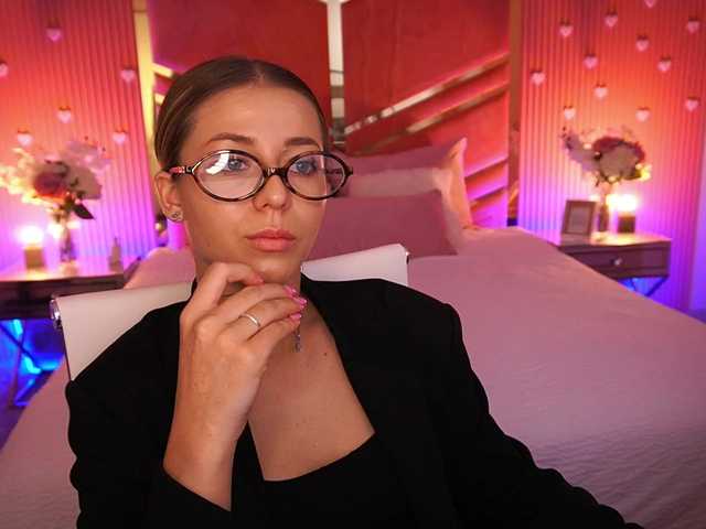 LoveeDove live cam on BongaCams