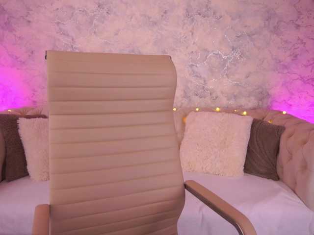 LoveeDove live cam on BongaCams