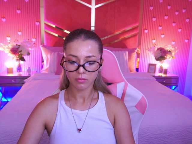 LoveeDove live cam on BongaCams